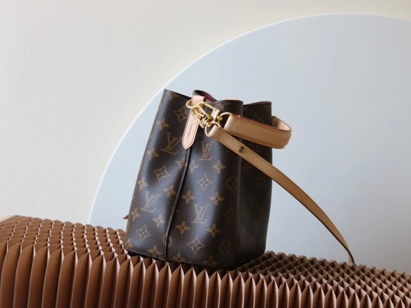 LV Bucket Bags 4233H-1559
