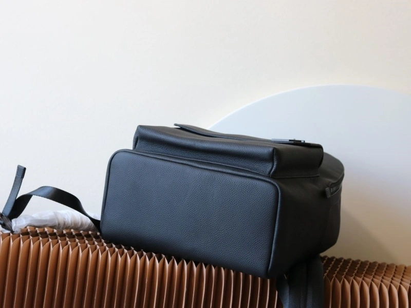LV Backpacks 4233H-1579