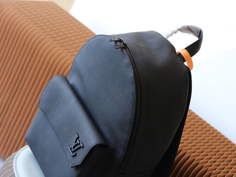 LV Backpacks 4233H-1579