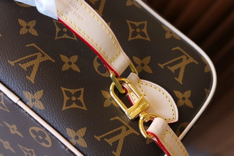 LV Cosmetic Bags 4233H-1581