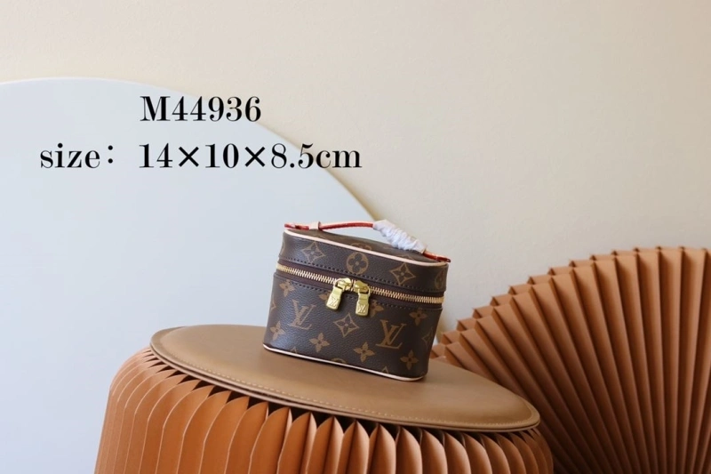 LV Cosmetic Bags 4233H-1583