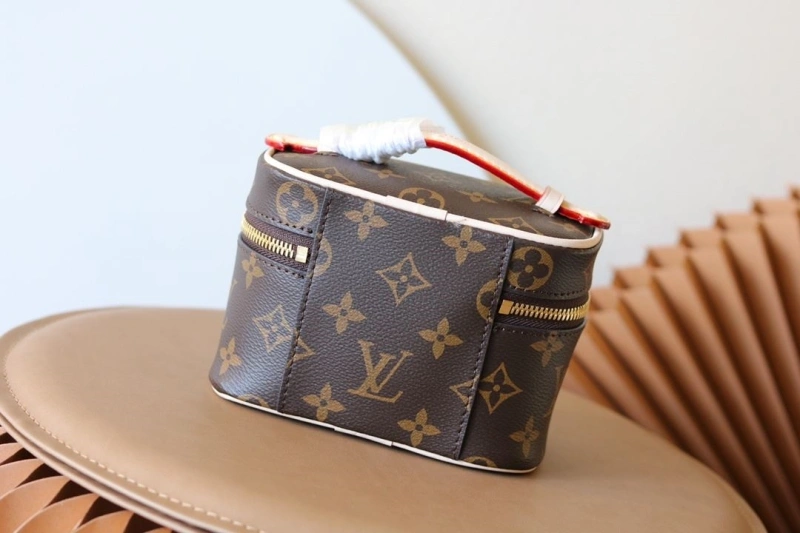 LV Cosmetic Bags 4233H-1583