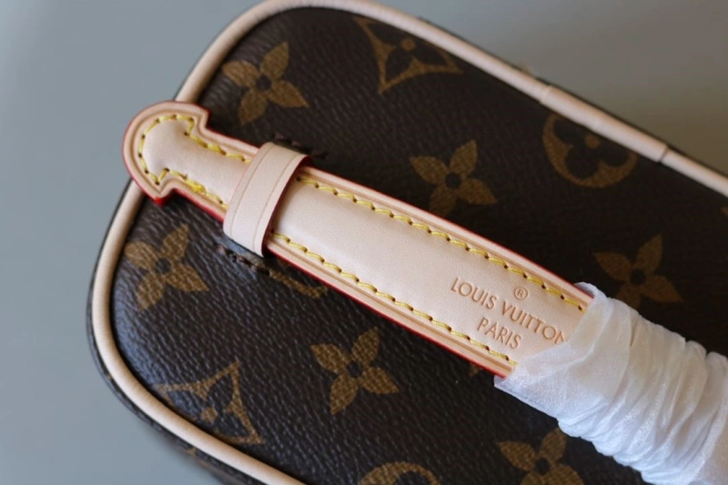 LV Cosmetic Bags 4233H-1583