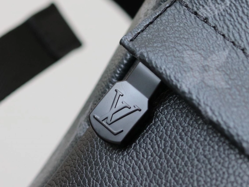 LV Backpacks 4233H-1585