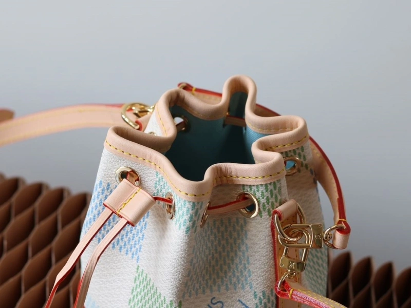 LV Bucket Bags 4233H-1588