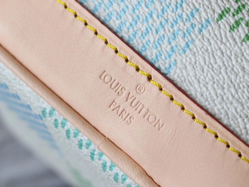 LV Bucket Bags 4233H-1588