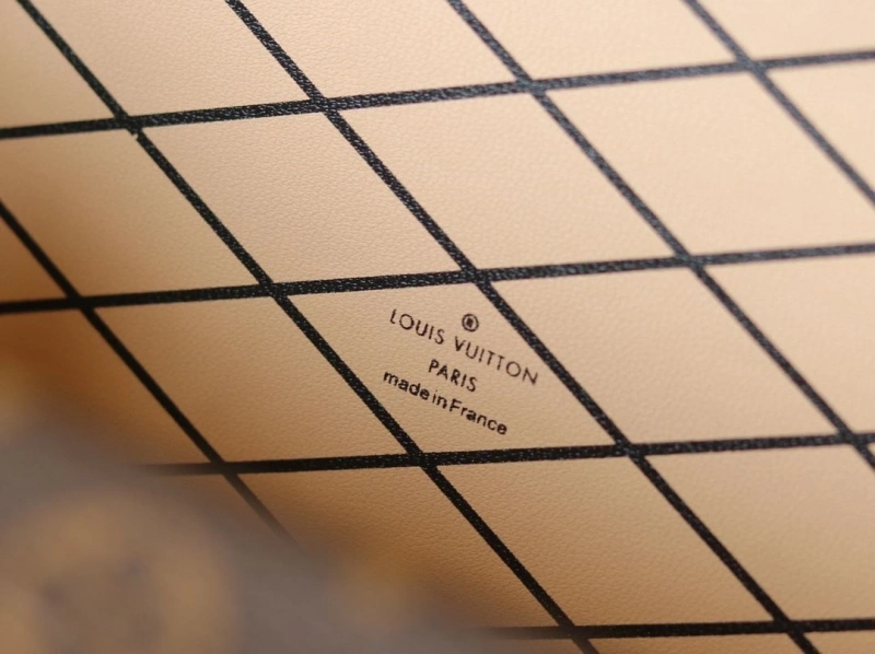LV Box Bags 4233H-1602
