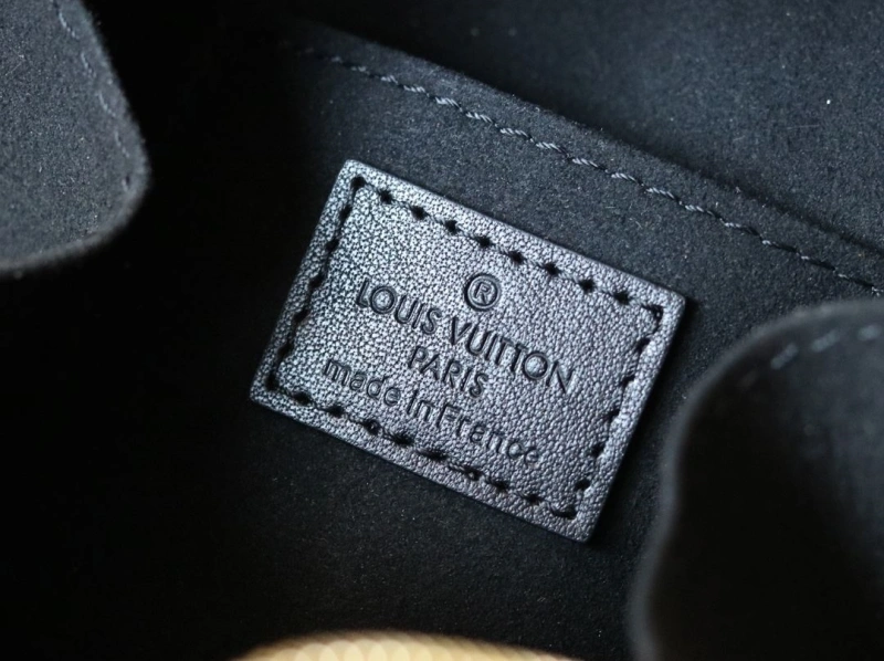 LV Cosmetic Bags 4233H-1611