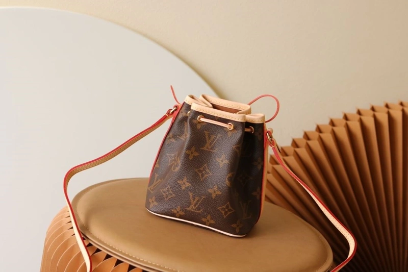 LV Bucket Bags 4233H-1648