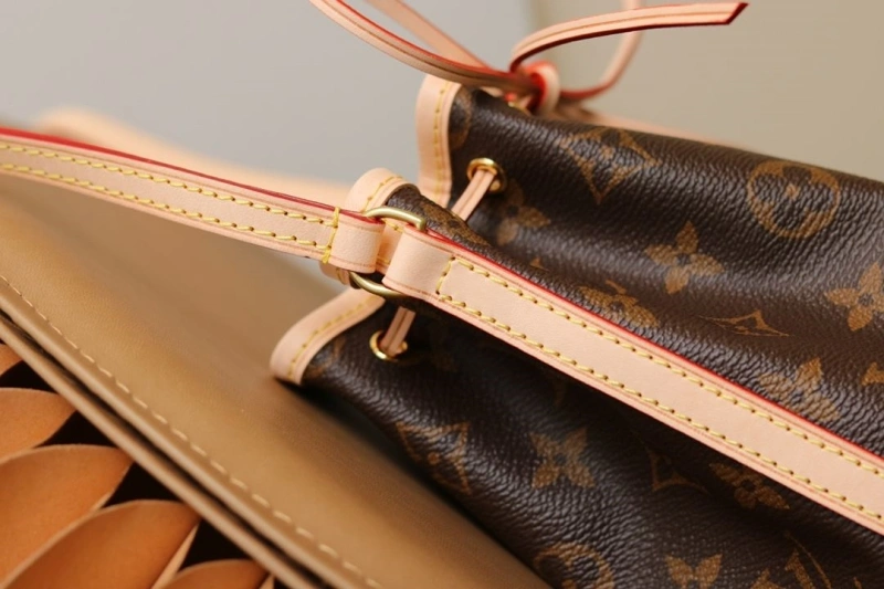LV Bucket Bags 4233H-1648
