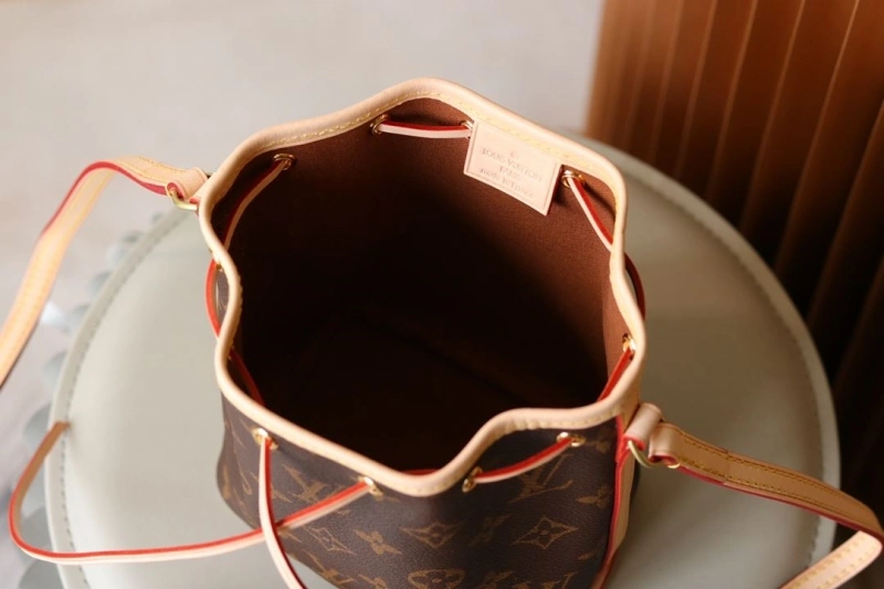 LV Bucket Bags 4233H-1648