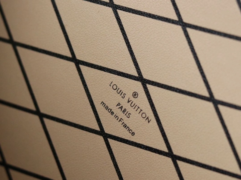 LV Box Bags 4233H-1651