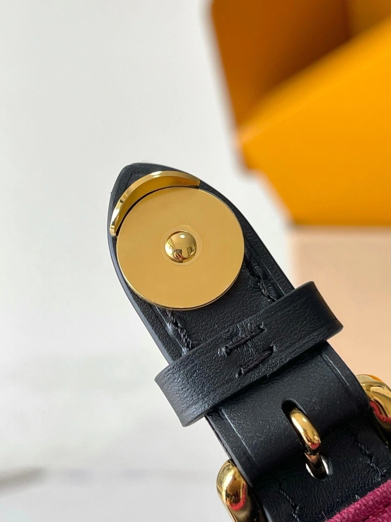 LV Backpacks 4233H-1679