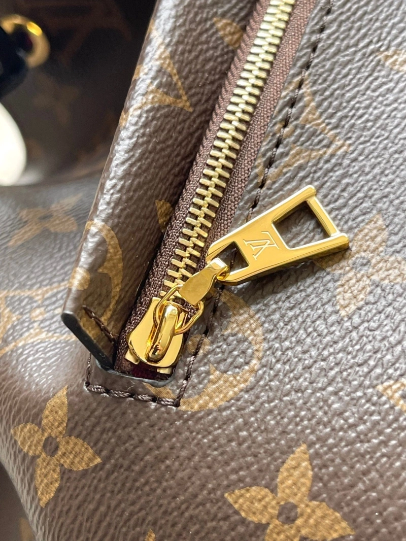 LV Backpacks 4233H-1679