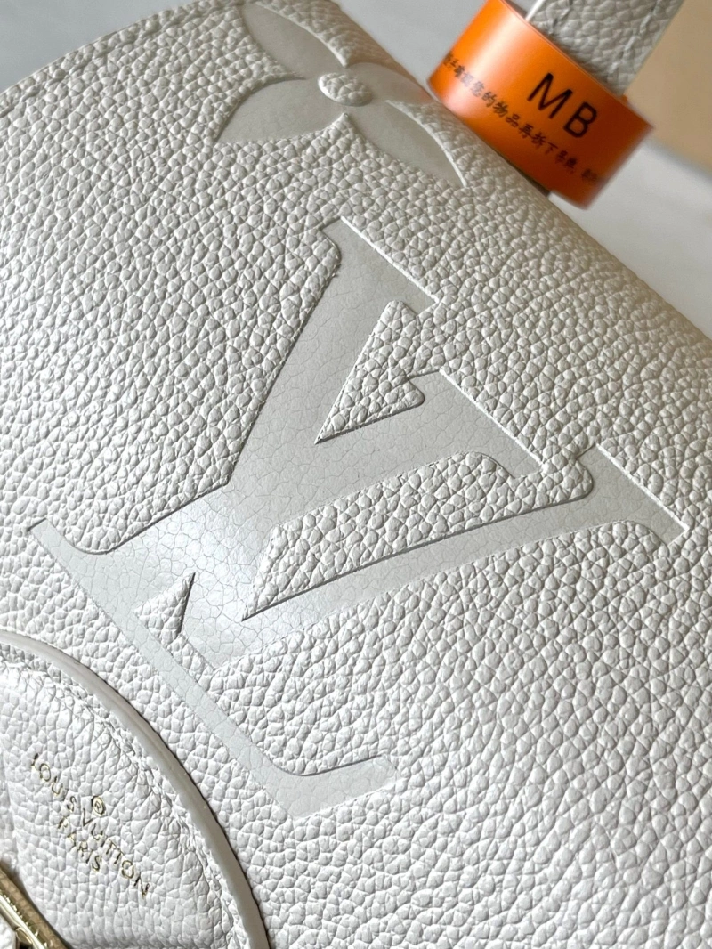 LV Backpacks 4233H-1704