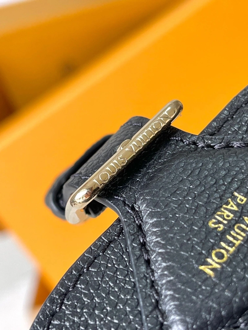 LV Backpacks 4233H-1706