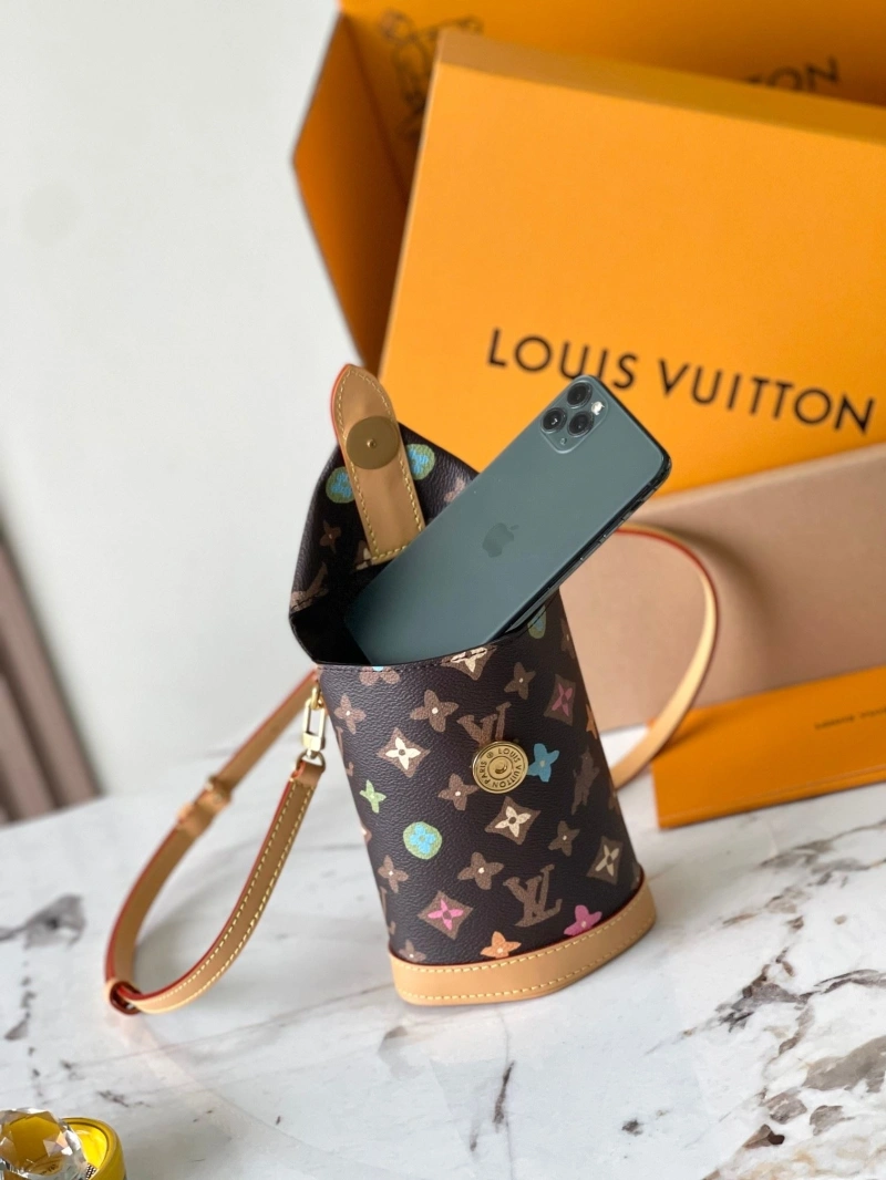 LV Bucket Bags 4233H-1724