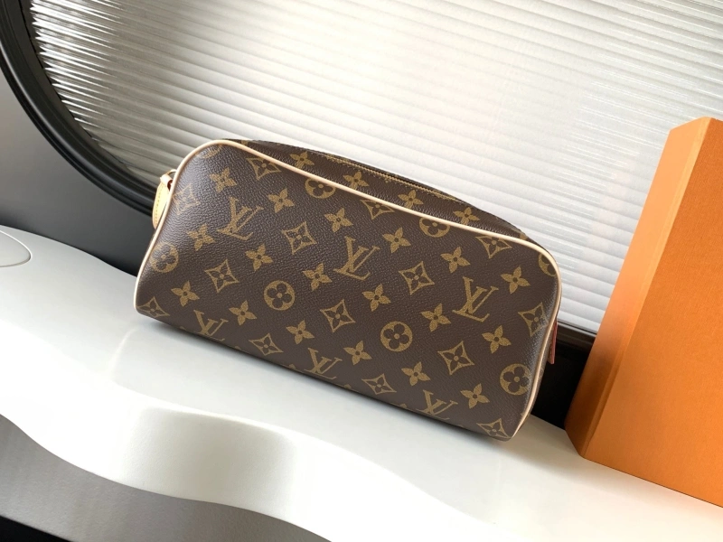LV Cosmetic Bags 4233H-1799