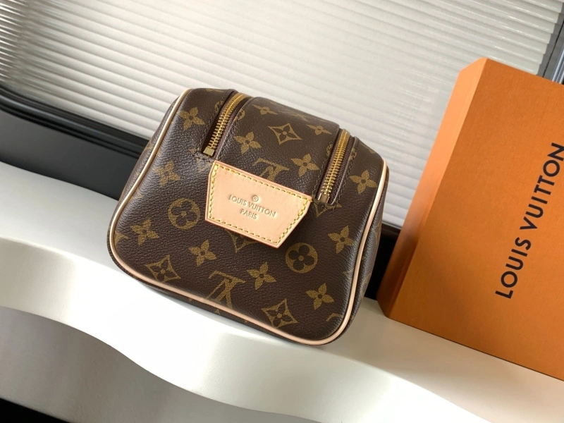 LV Cosmetic Bags 4233H-1799