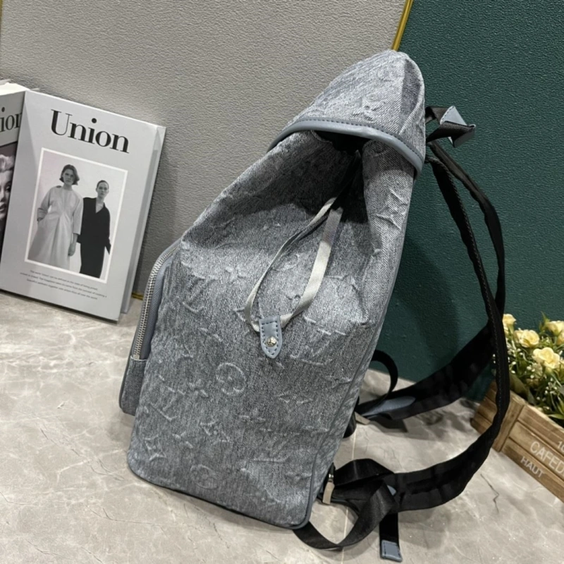 LV Backpacks 4233H-1806