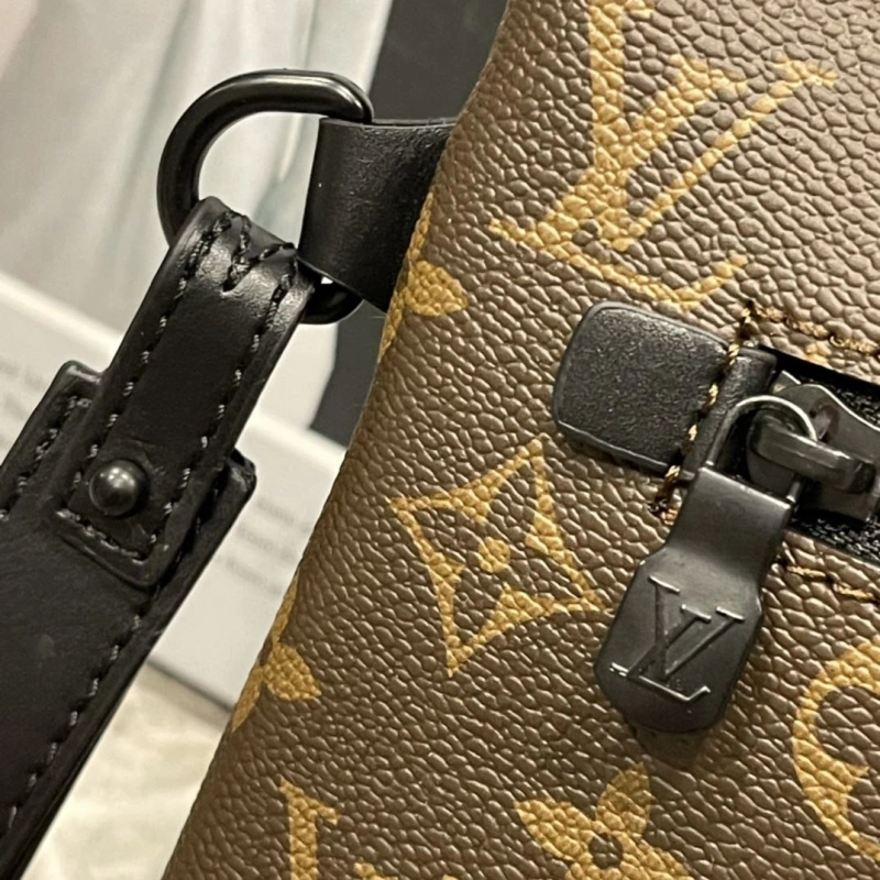 LV Clutch Bags 4233H-1809