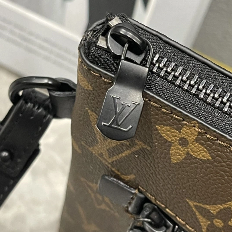 LV Clutch Bags 4233H-1809