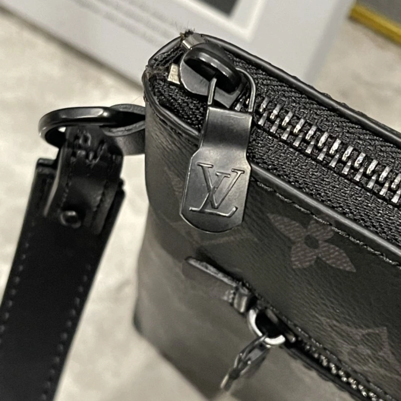 LV Clutch Bags 4233H-1810