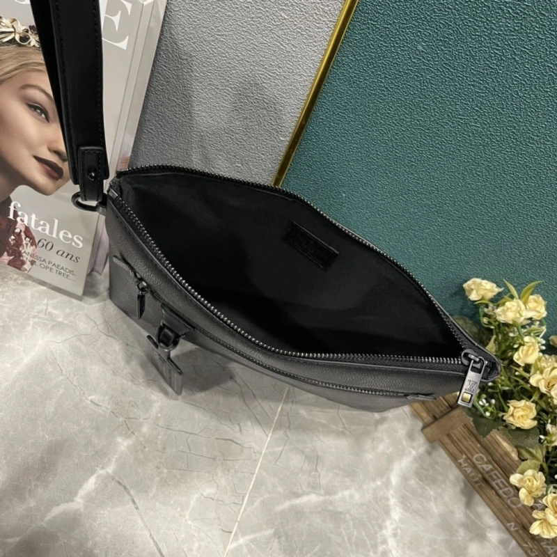 LV Clutch Bags 4233H-1825