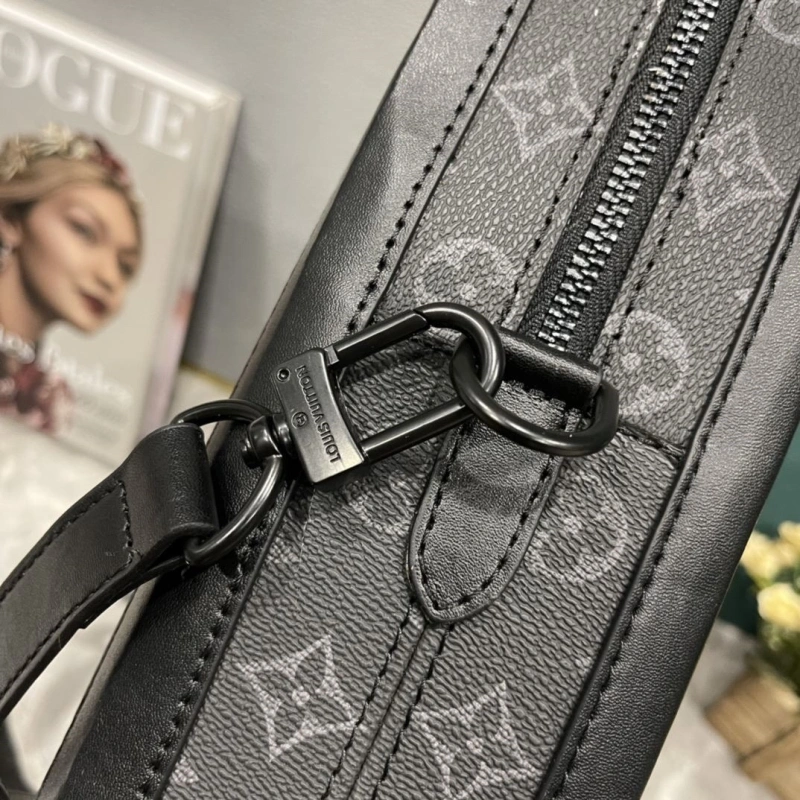 LV Mens Briefcases 4233H-1826