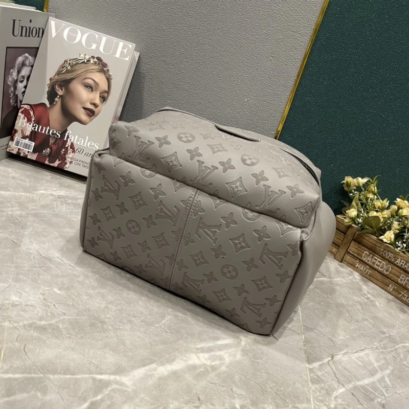 LV Backpacks 4233H-1898