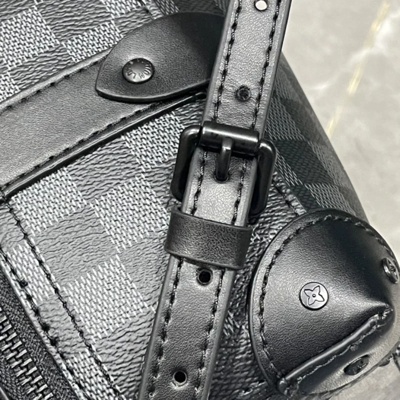LV Backpacks 4233H-1927