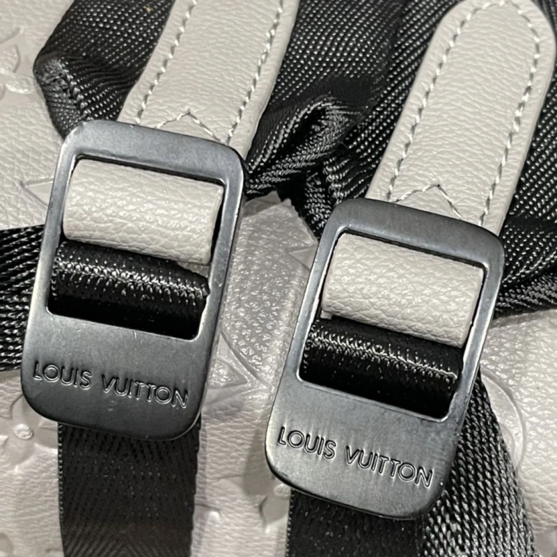 LV Backpacks 4233H-1933