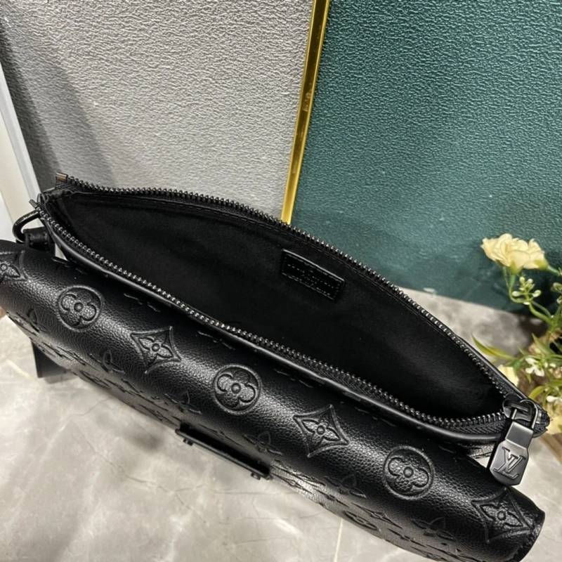 LV Clutch Bags 4233H-1982