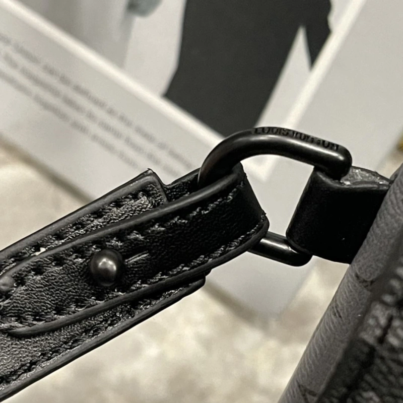 LV Clutch Bags 4233H-1983