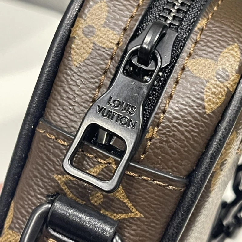 LV Clutch Bags 4233H-1985