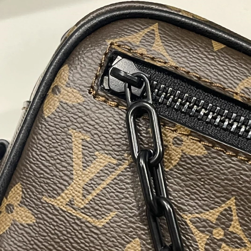 LV Clutch Bags 4233H-1985
