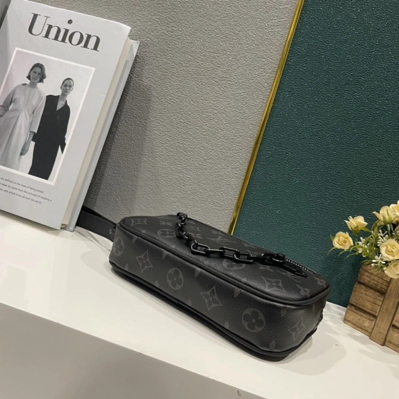 LV Clutch Bags 4233H-1986
