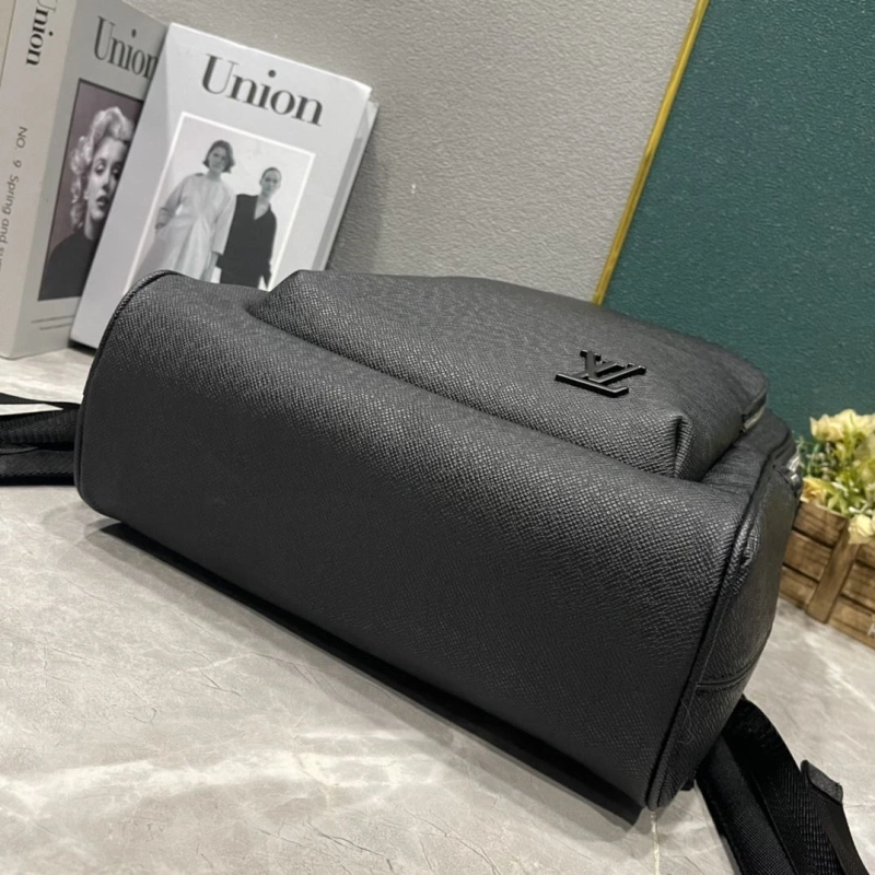 LV Backpacks 4233H-1995