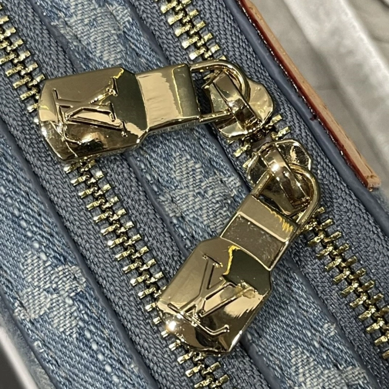 LV Clutch Bags 4233H-2034