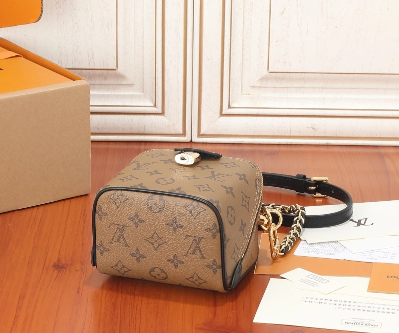 LV Cosmetic Bags 4233H-2124