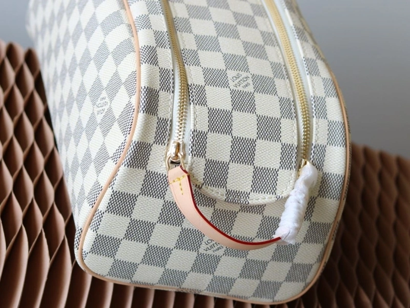 LV Cosmetic Bags 4233H-2457