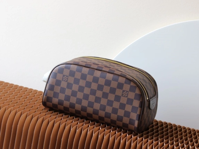 LV Cosmetic Bags 4233H-2460