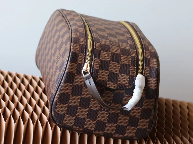 LV Cosmetic Bags 4233H-2460