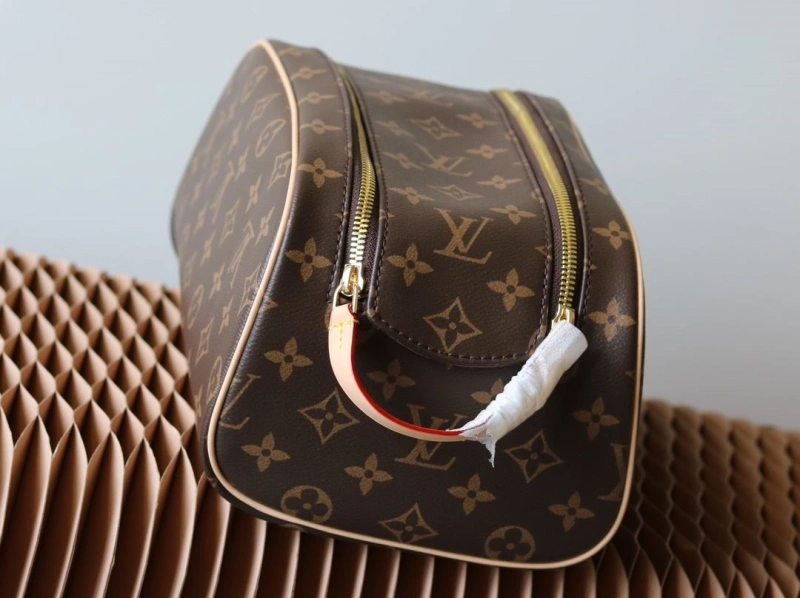 LV Cosmetic Bags 4233H-2461