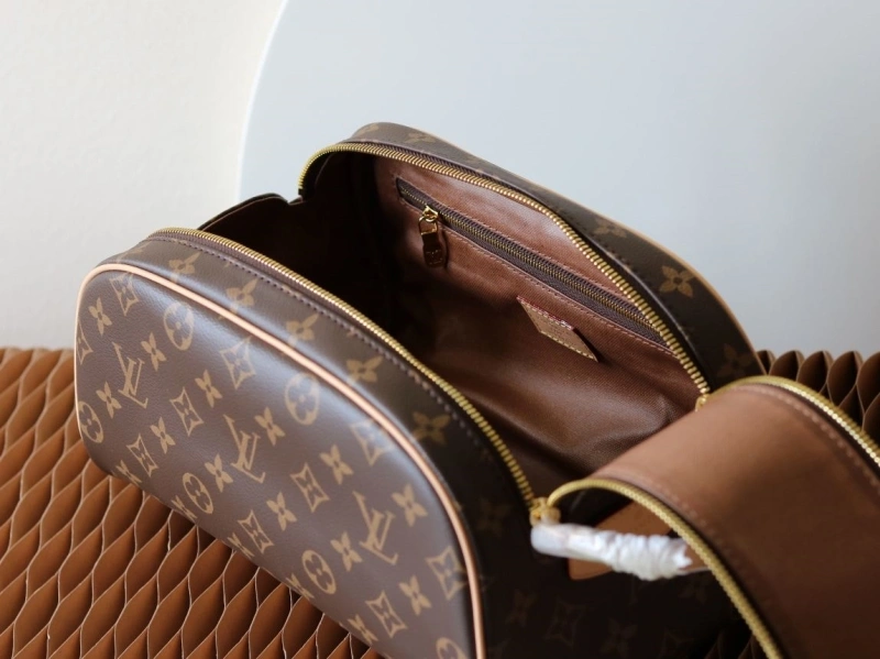 LV Cosmetic Bags 4233H-2461