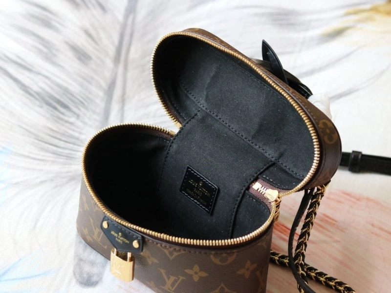 LV Cosmetic Bags 4233H-2526