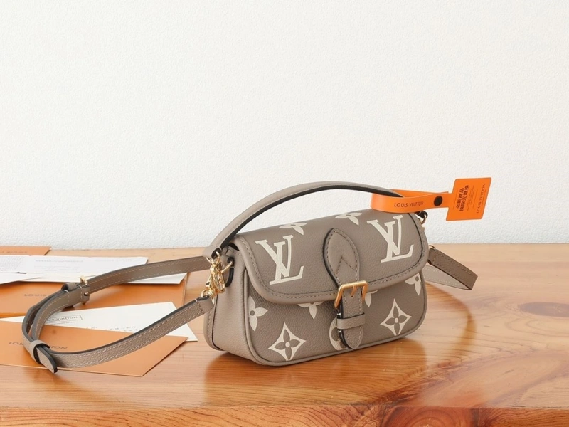 LV Satchel bags 4233H-2579