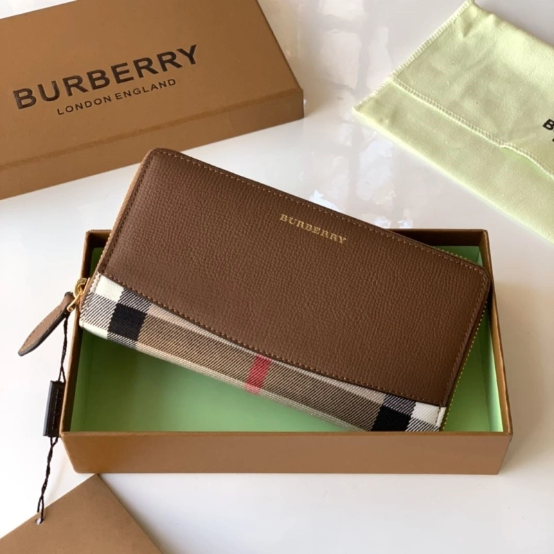 Bv*b*rry wallets 4237f-0117