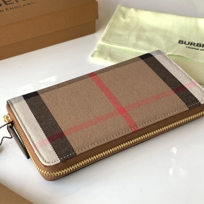 Bv*b*rry wallets 4237f-0117