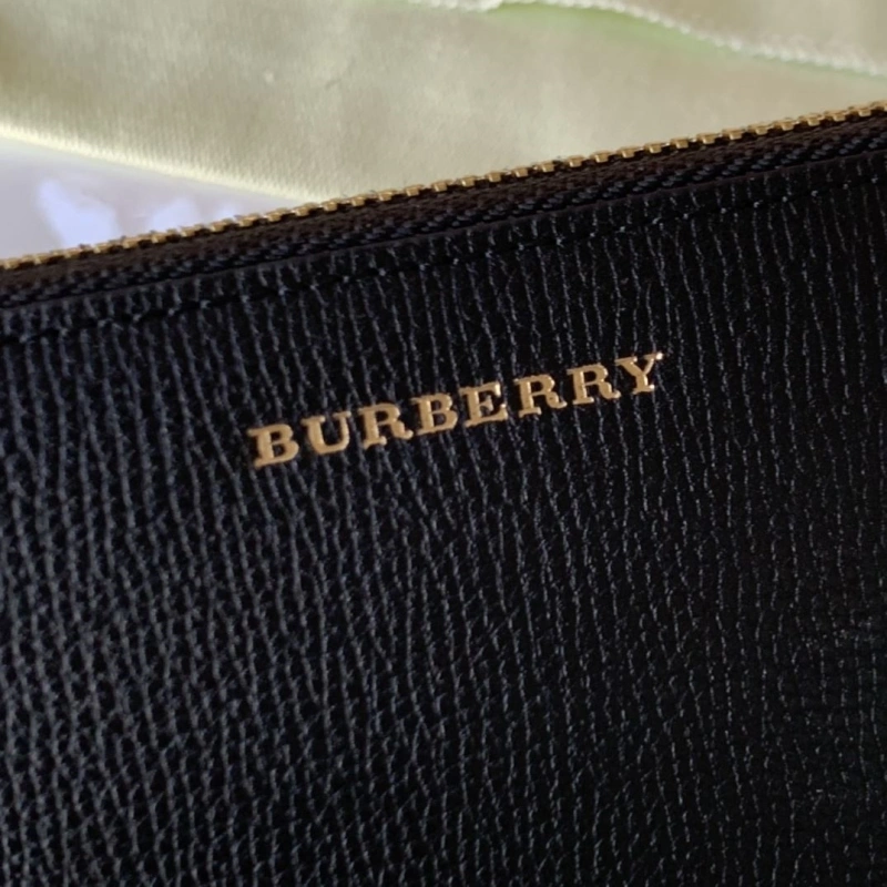 Bv*b*rry wallets 4237f-0118